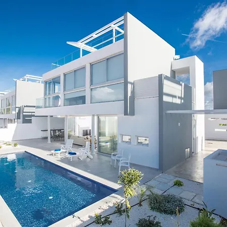 1696 - Dream With Private Pool In Exclusive Neighbourhood Вилла *