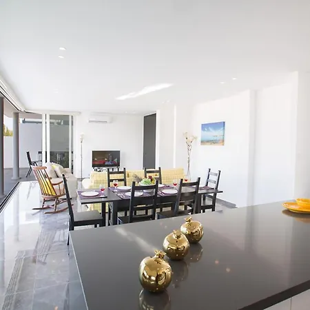 1696 - Dream With Private Pool In Exclusive Neighbourhood Villa *