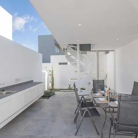 1696 - Dream With Private Pool In Exclusive Neighbourhood Villa Protaras