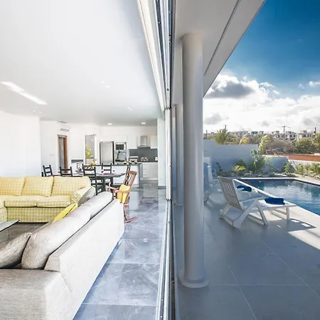 1696 - Dream With Private Pool In Exclusive Neighbourhood * Protaras